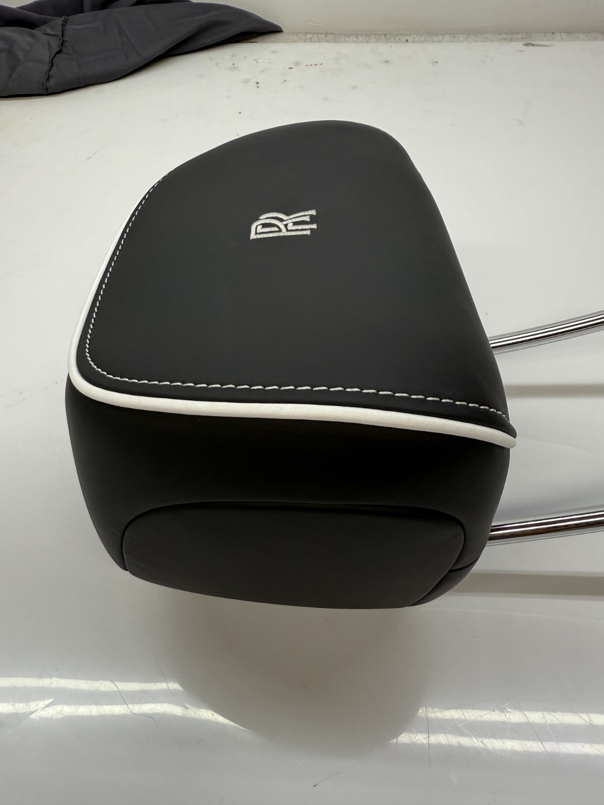ROLLS ROYCE CULLINAN HEADREST OEM