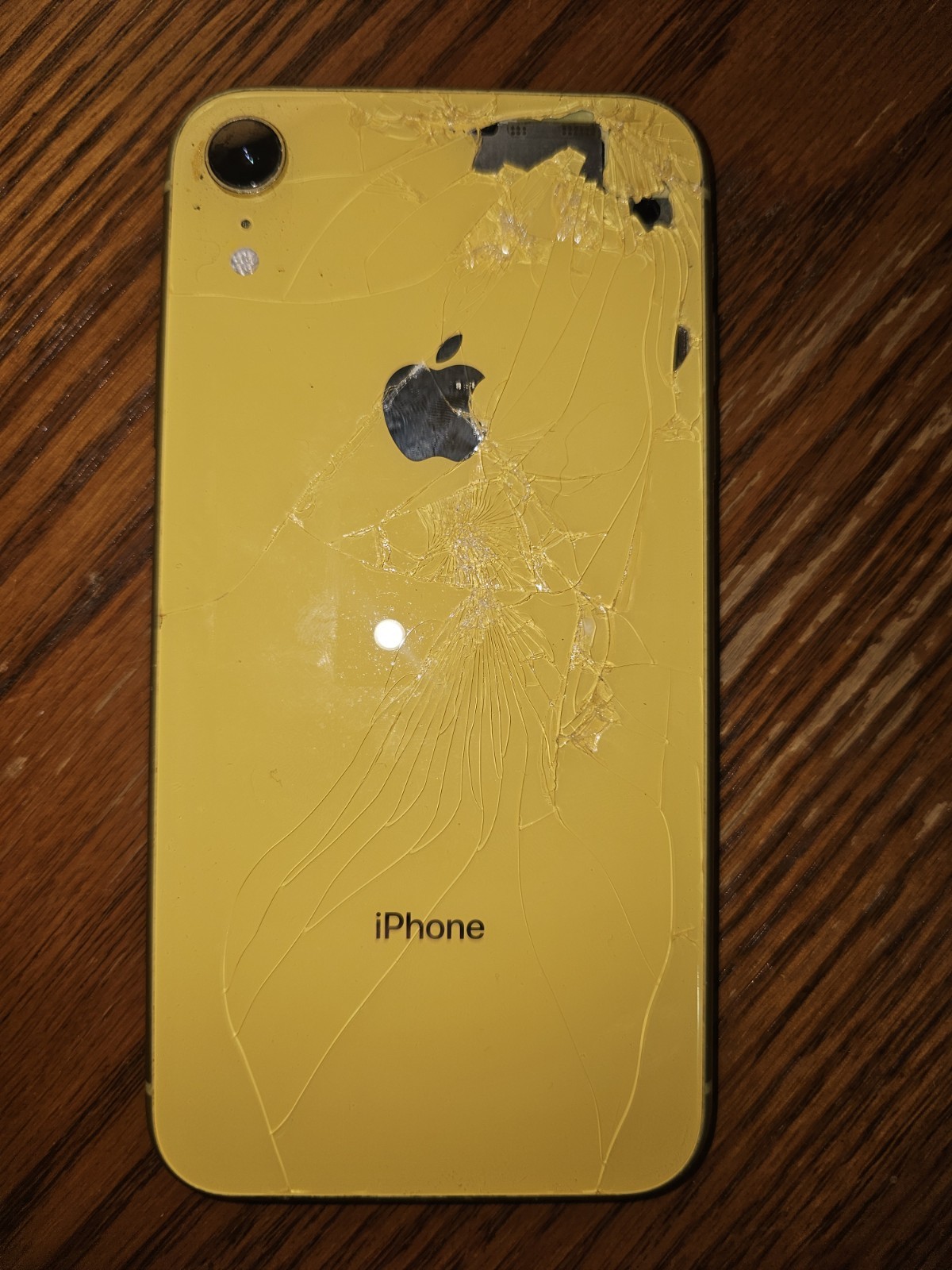 Apple iPhone XR 64GB Unlocked Yellow 12MP Smartphone Cracked Screen/Back