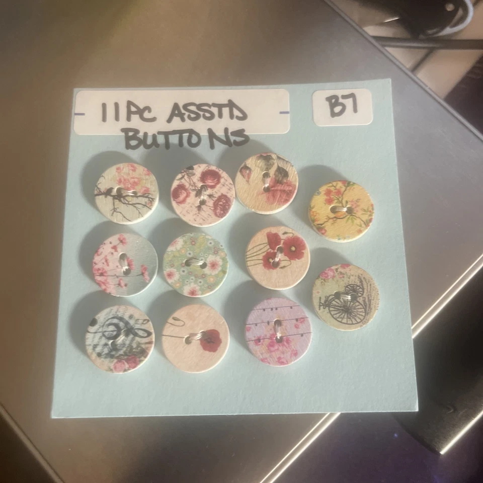 11pcs assorted round flat wooden buttons 2 hole - Image 4 of 4