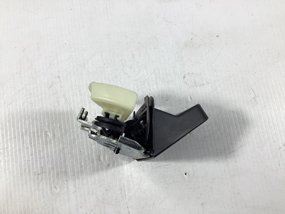 Cerradura tapa maletero puerta trasera Volkswagen Jetta 2009-2017 5C6827520B OEM. Foto 4 de 4
