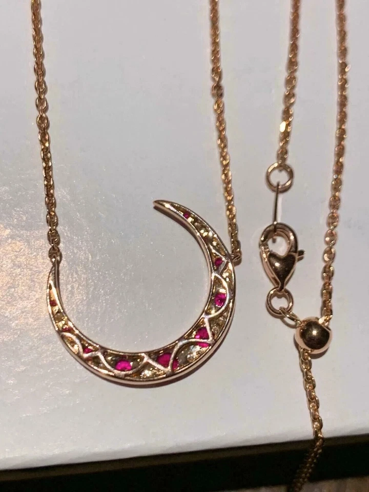 Colgante Luna Rubí Rosa Simulado Corte Redondo 1 Ct con Cadena Chapado en Oro Rosa 14k Foto 3 de 4