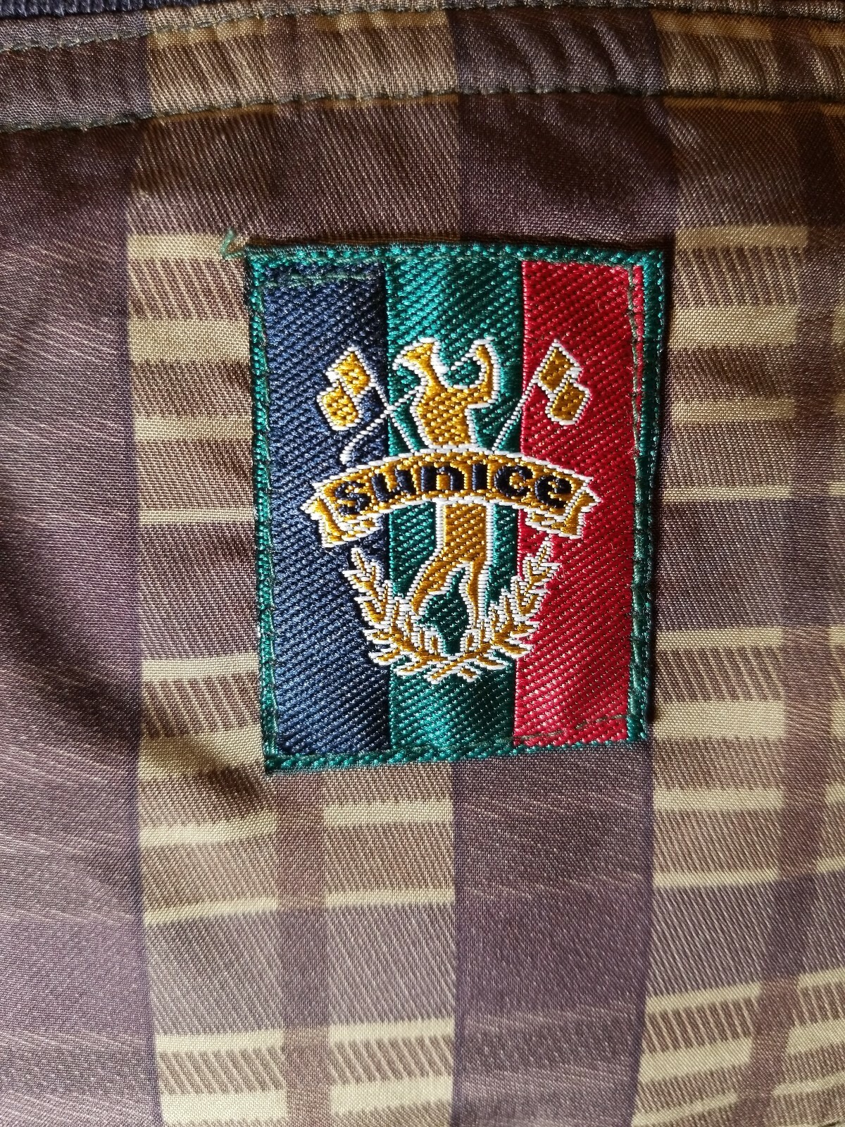Picture 4 of 6