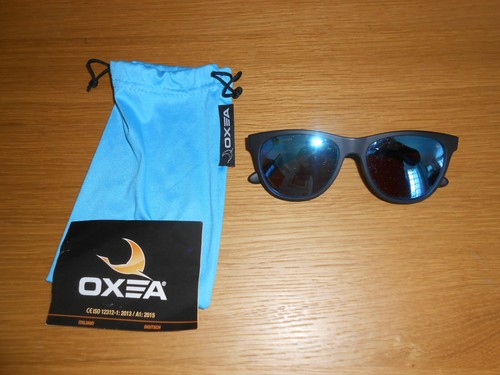 Les lunettes de soleil carrés accent doré | BOSS | Lunettes de Soleil Les lunettes de soleil carrés accent doré | BOSS | Lunettes de Soleil