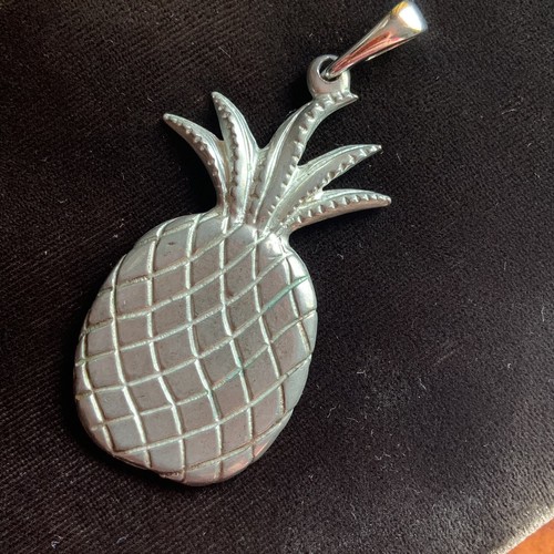 Vintage silver tone Pewter Pineapple Pendant Pina Tropical Vacation Style - Picture 3 of 7