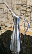 Curtis Stone Go With The Flow Oil Can Stainless Steel 16 Oz Pitcher Pitting Base
