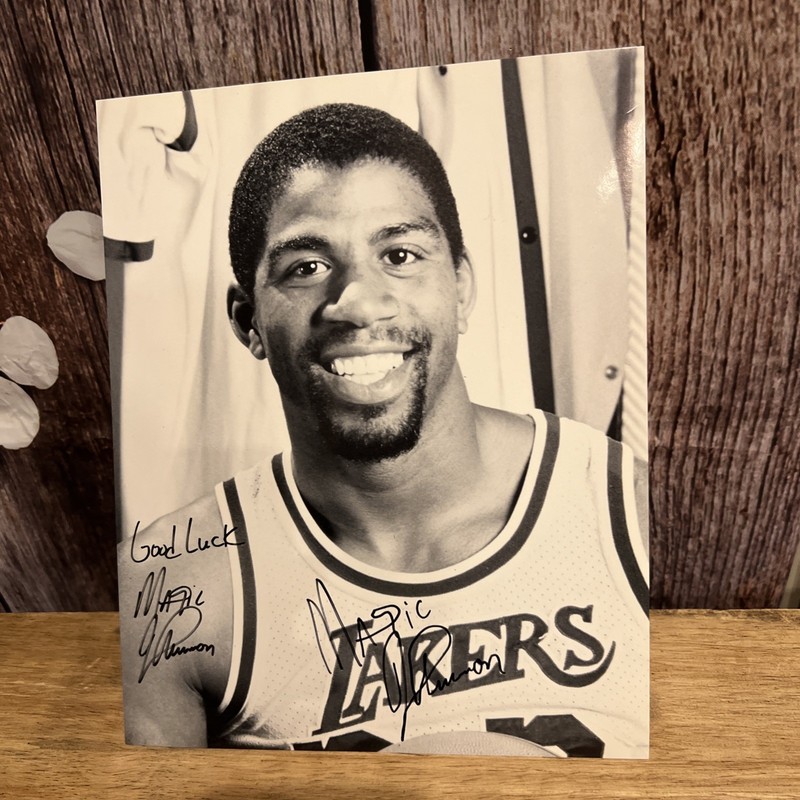 Magic Johnson Lakers signed 8x10 black & white photo NBA basketball Los Angeles 