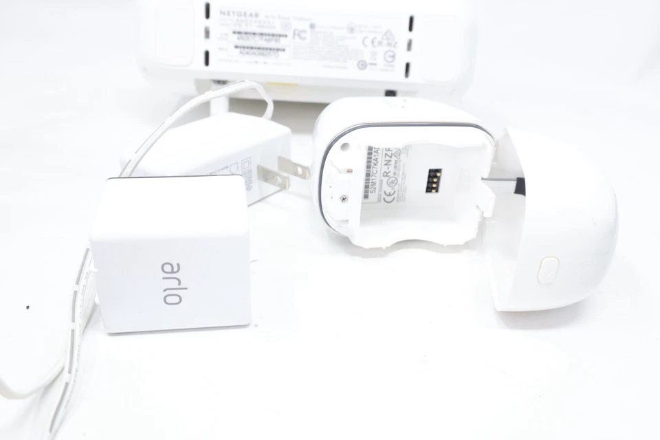 Netgear Arlo Pro 2 VMC4030P Wireless Camera with Battery & Base Station Works! - Image 4 of 4