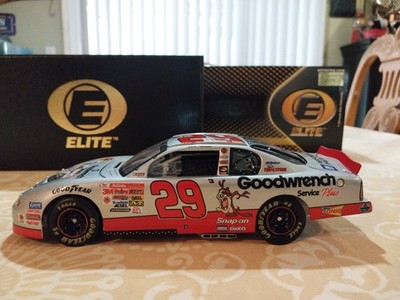 Kevin Harvick 2001 #29 Looney Tunes Taz Chevrolet 1/24 Rookie Elite Clean !!