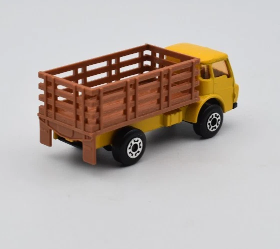 Matchbox Superfast MB71 Dodge Cattle Truck giallo, dischi gialli.... - Immagine 2 di 4