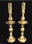 🚨 2 VINTAGE Brass Candlesticks Floor Standing Candle Holders Large 23” Tall 🕯️ — photo 1