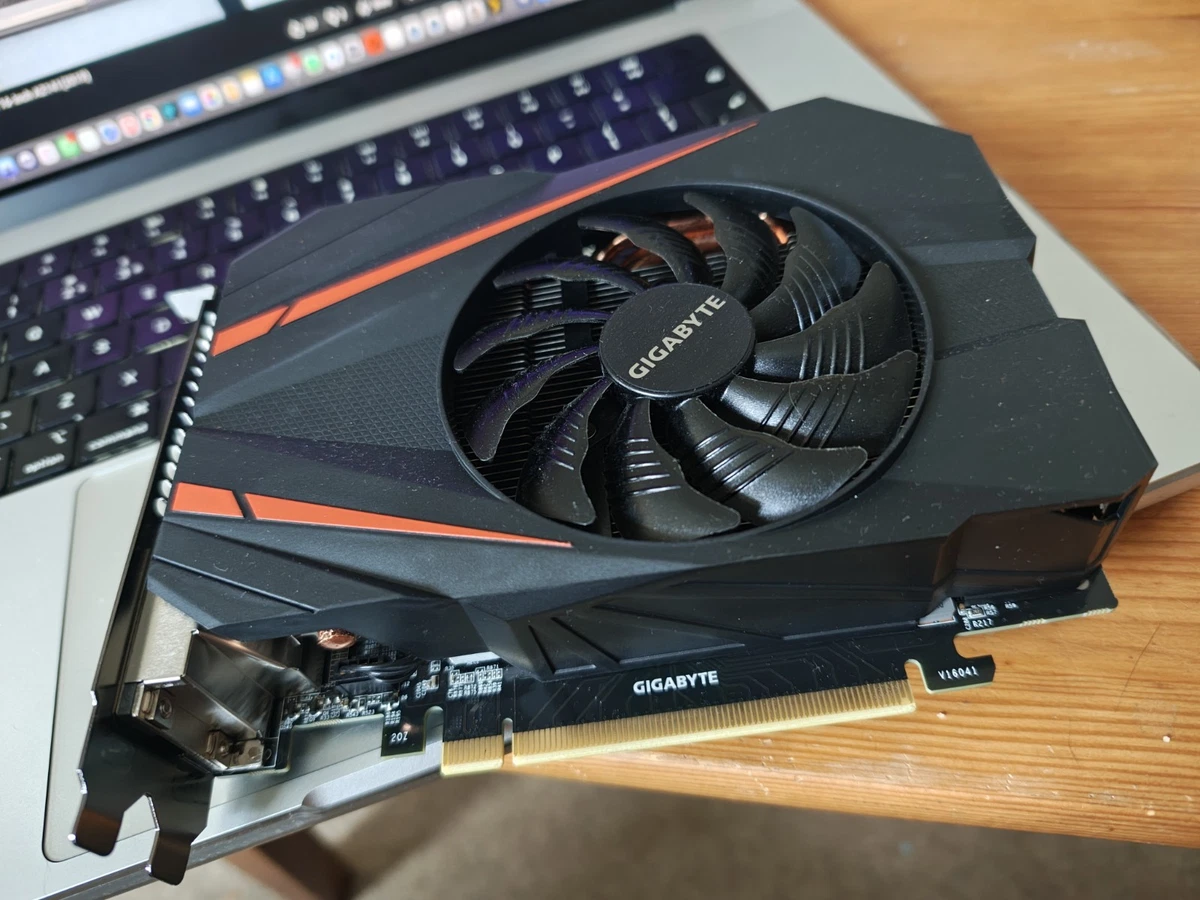 GIGABYTE NVIDIA GeForce GTX 1070 8 GB Memory Computer Graphics