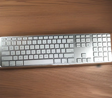 Apple Wired Keyboard Slim  Full Size A1243 Si...