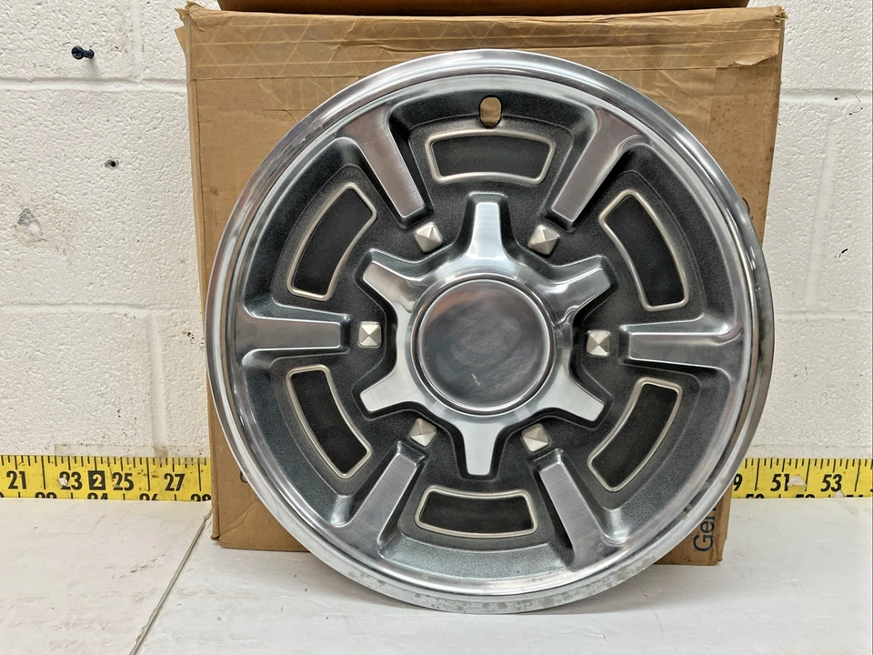 Tapacubos OEM GM 15" 3121 A/B 14019988 1977-88 Chevy/GMC Jimmy/Blazer/Sub (SVM144) Foto 2 de 4