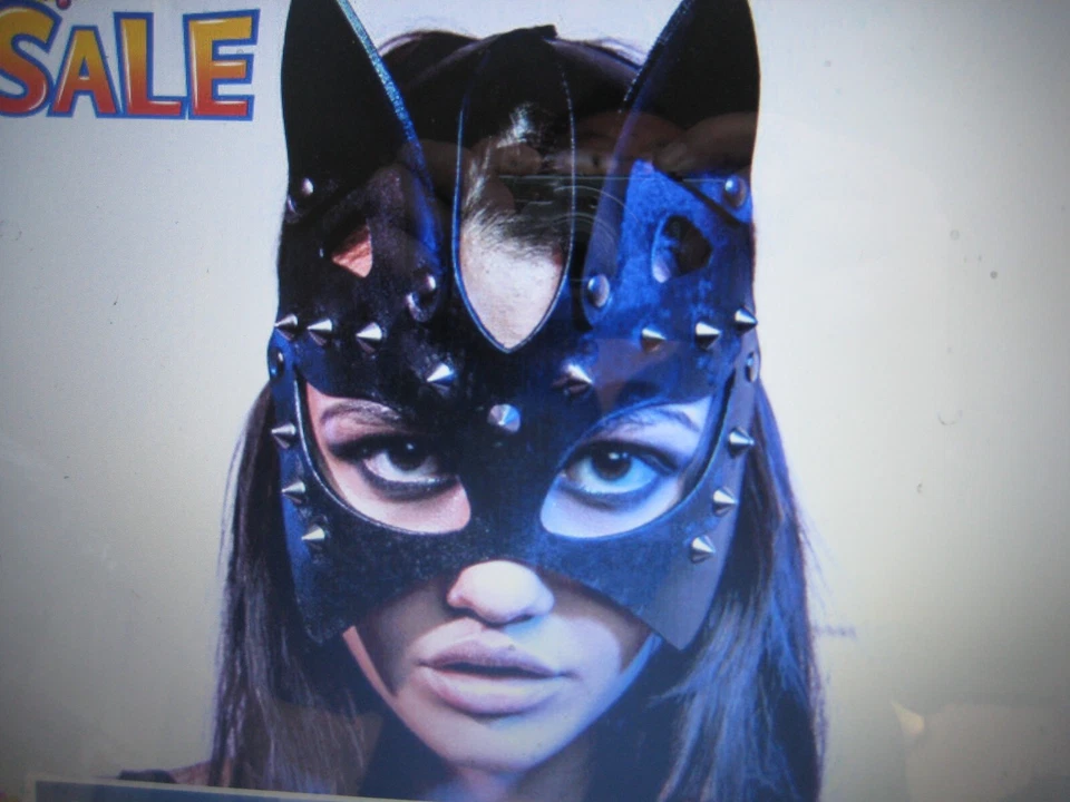 NUEVO Arnés de cuero sintético para mujer Catgirl remaches máscaras envío gratuito Foto 4 de 4