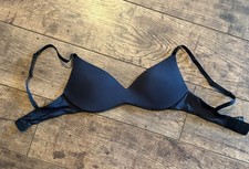 SKIMS Black Wireless T Shirt Bra Lightly Lined Seamless Women s Size 32B