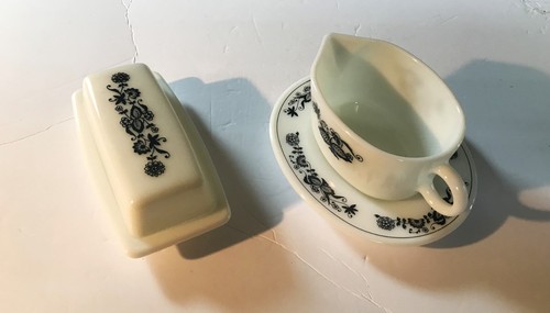 Vintage - Pyrex - Old Town Blue - Butter Dish w/ lid & Gravy Boat w/ underplate