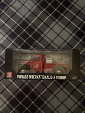 Speedway  Vintage International  D-2 Pickup  -1/25 First Gear  Diecast Model BXR