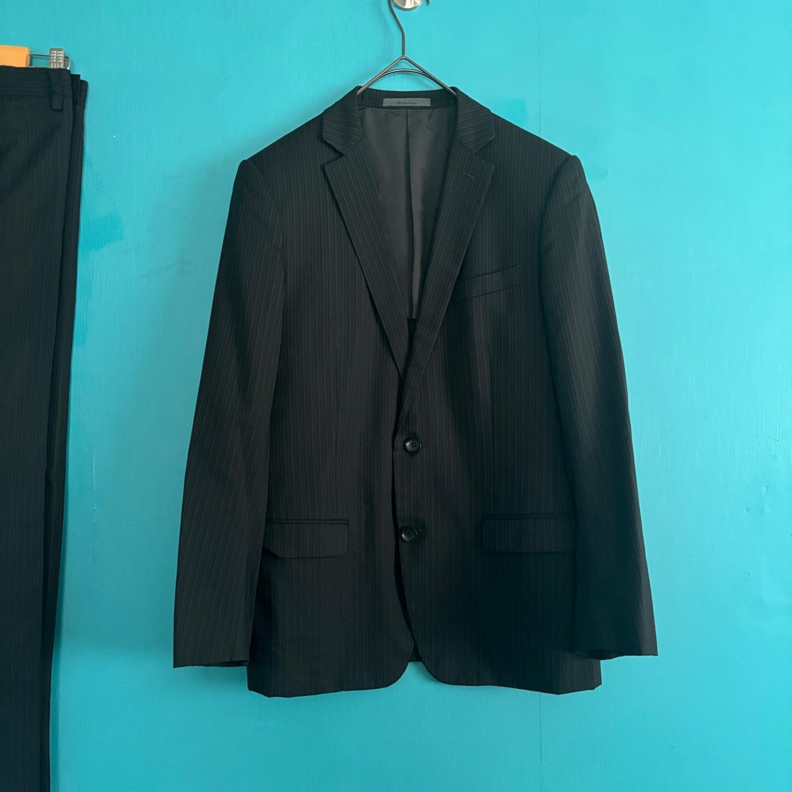 841 ck Calvin Klein Suit Mens 36 W30 Wool Silk Blend Pinstripe Slim 2Btn Japan thumbnail 2