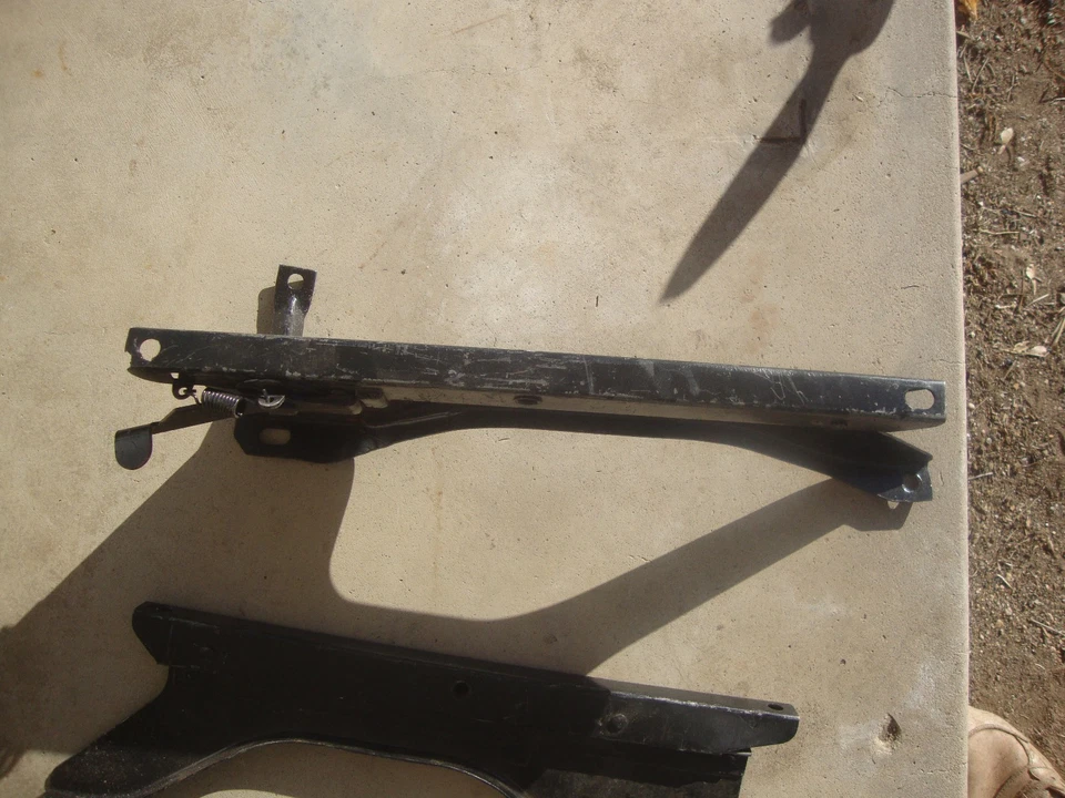 1948 1949 1950 1951 1952 Ford F1 F2 F3 Truck Seat SLIDES  SEAT  Tracks Legs Foto 2 de 4