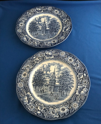 Liberty Blue Ironstone Platten: Independence Hall (Staffordshire England, 1980er)