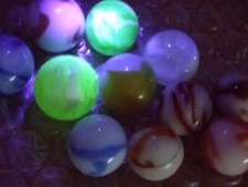 L00K of 11 MIXED Color UV Vintage MARBLES LOT WOUNDED GLASS SWIRL CLEARANCE