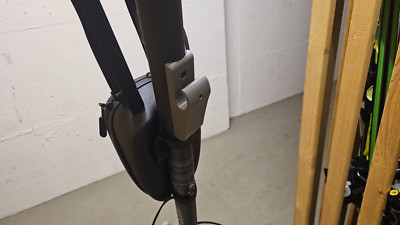 Haken für E-Scooter Xiaomi 4 Ultra +Fach Samsung SmartTag 2