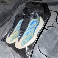 adidas Yeezy 700 V3 Arzareth Blue/White Low T...