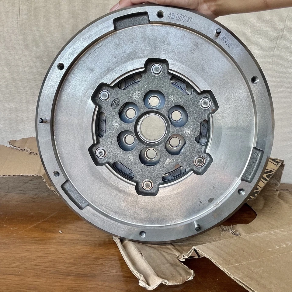 Luk DMF160 Luk OE Quality Dual Mass Clutch Flywheel 13-18 Ford Focus 2.0L-L4 - Image 2 of 4
