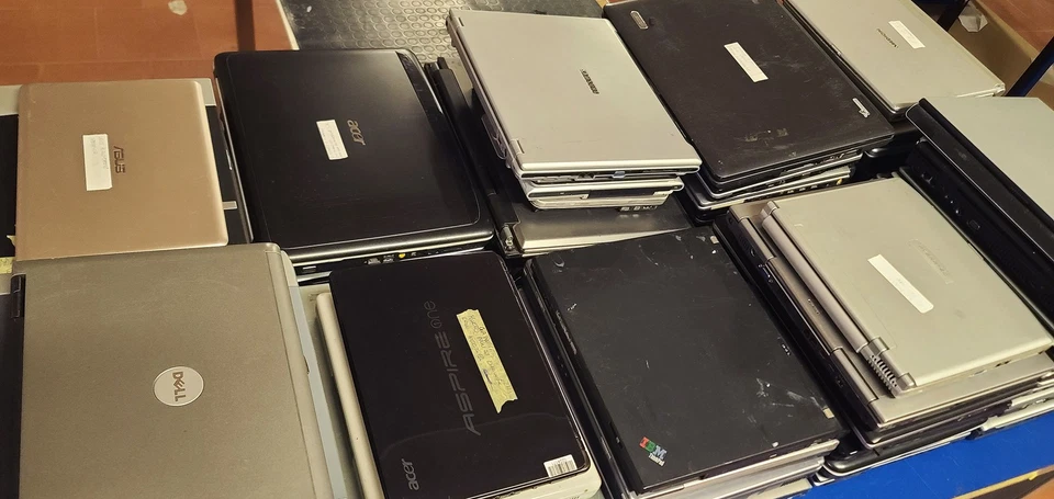 LOTTO 61 PC NOTEBOOK PORTATILI (DELL LENOVO HP..) 1//2/3/4 GB RAM - HDD SSD MIX - Immagine 2 di 4