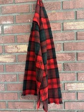 Vintage Irish Wool Tartan Scarf Dublin Woollen Co Red Green Plaid Pure New Wool