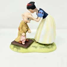 Classics Walt Disney Collection "A Sweet Send -Off Snow White & Dopey