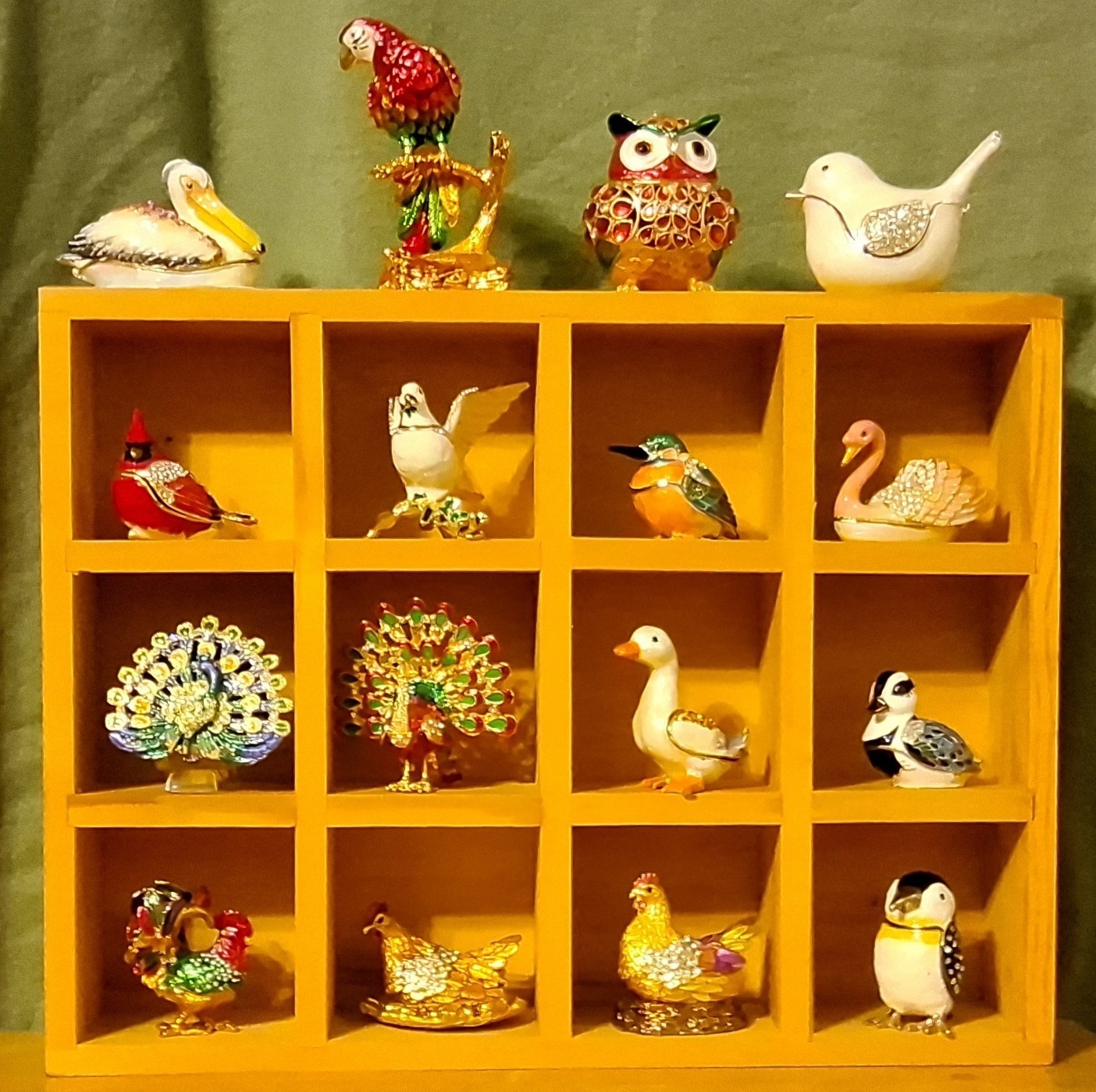 Bejeweled Hinged Trinket Boxes 16-Piece Birds Lot  + Wooden Case
