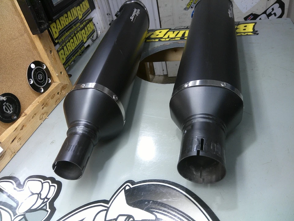 Harley Touring Screamin Eagle Titanium CVO M-8 2017-25 silenciadores de escape antideslizantes Foto 4 de 4