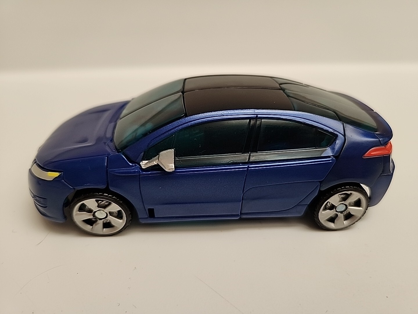 2009 Transformers Revenge Of The Fallen Deluxe Class Autobot Jolt Figure Car