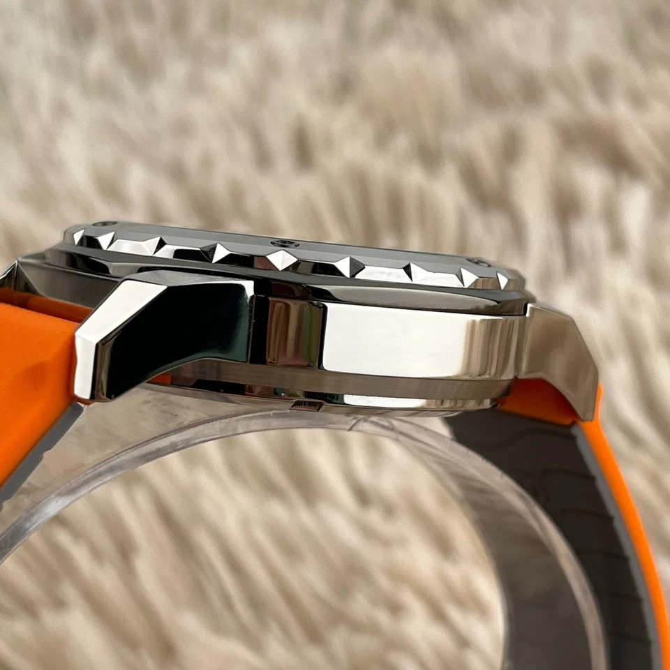 Reloj para hombre Bulova Marine Star automático esfera blanca correa de goma naranja 98A226 Foto 4 de 4