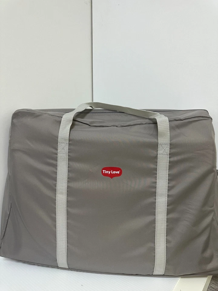 Berço Tiny Love 2 em 1 Take Along, fazenda minúscula - Imagem 2 de 3