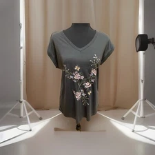 Style & Co NWT Women Small Floral Embroidered Grey Short Sleeve Shirt