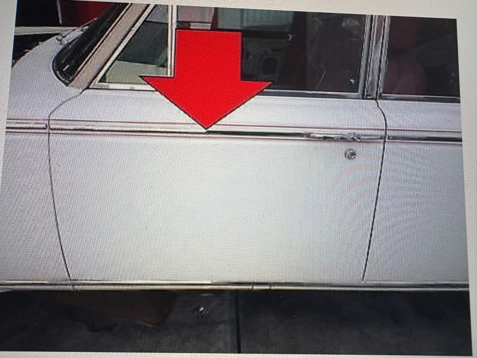 ROLLS ROYCE SILVER SHADOW  LEFT  FRONT  DOOR  MOLDING FROM 66 TO 80