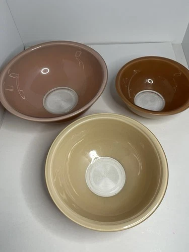 Vintage Pyrex Nesting Mixing Bowls Brown Warm Colors Clear Bottom 322 323 325