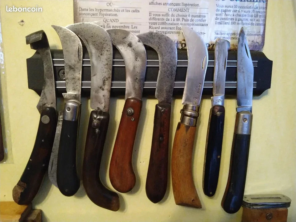 Très Ancienne Serpette, Greffoir,Couteau Pliant Bois. 8 COUTEAUX PLIANTS ANCIENS - Photo 1/1