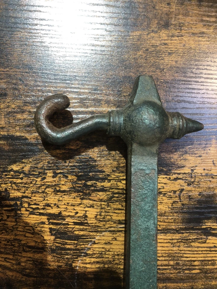 Vintage Cast Iron Wall Hanging Brackets - Image 4 of 4