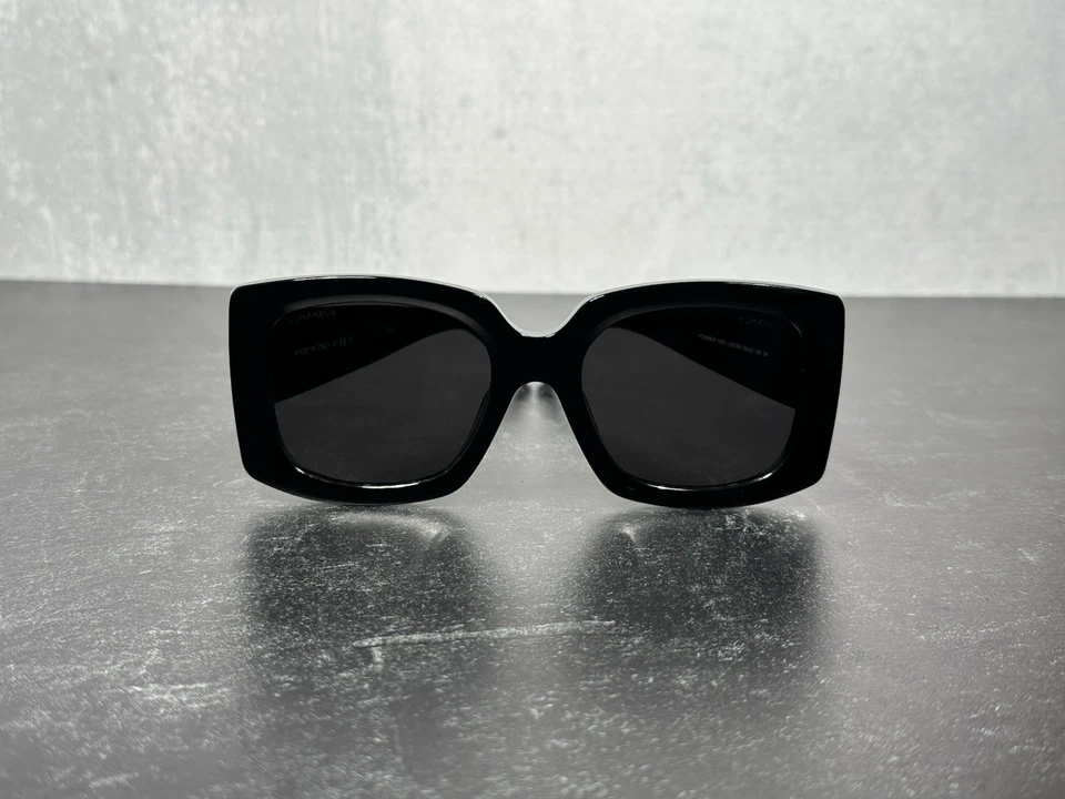 GAFAS DE SOL CHANEL 5435 CUADRADAS NEGRAS Y PLATEADAS con LENTE GRIS c501/S4! ¡SE ENVÍA HOY! Foto 2 de 4