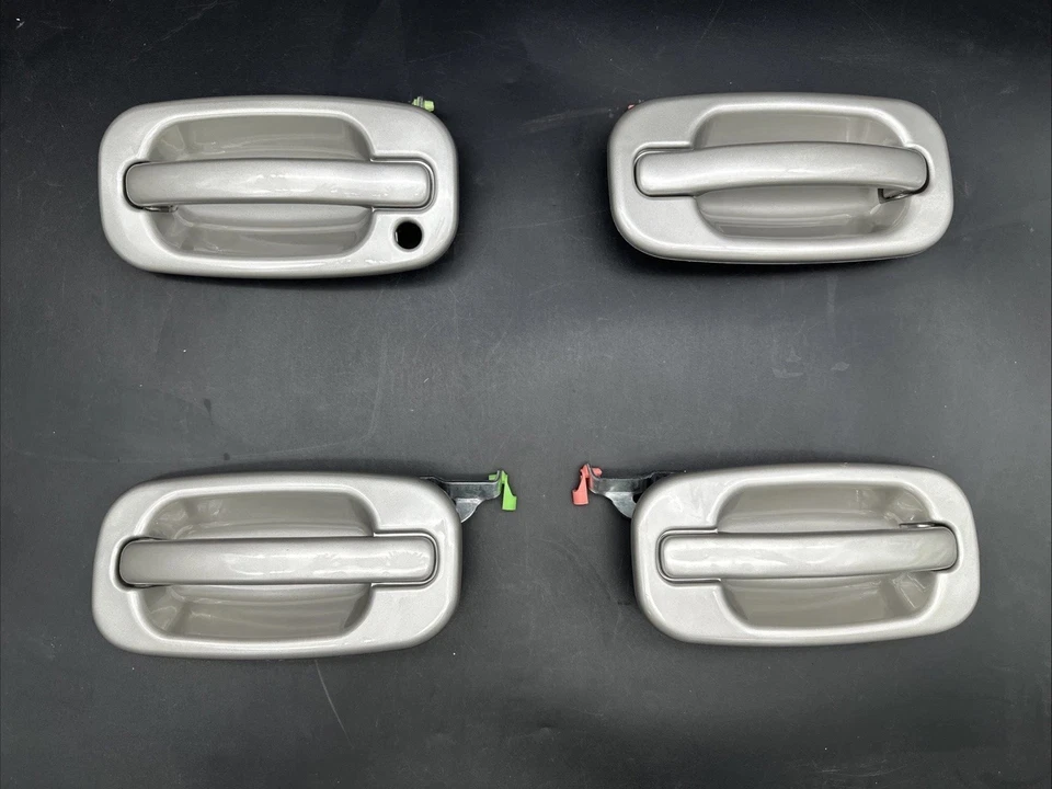 Tahoe Silverado Sierra Suburban Yukon 1999-2006 - Juego de 4 manijas de puerta plateadas Foto 2 de 4