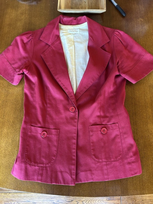 Vintage designer (Built by Wendy) Women’s Red Short Sleeve Collared blazer 
