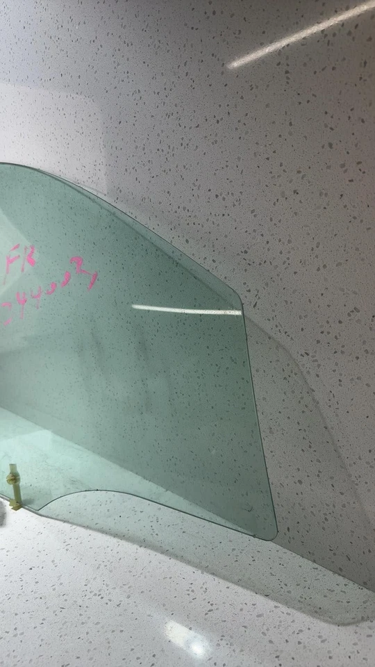 2000 2001 2002 2003 2004 2005 Dodge DODGE NEON Right Front Door Glass/window Foto 3 de 4