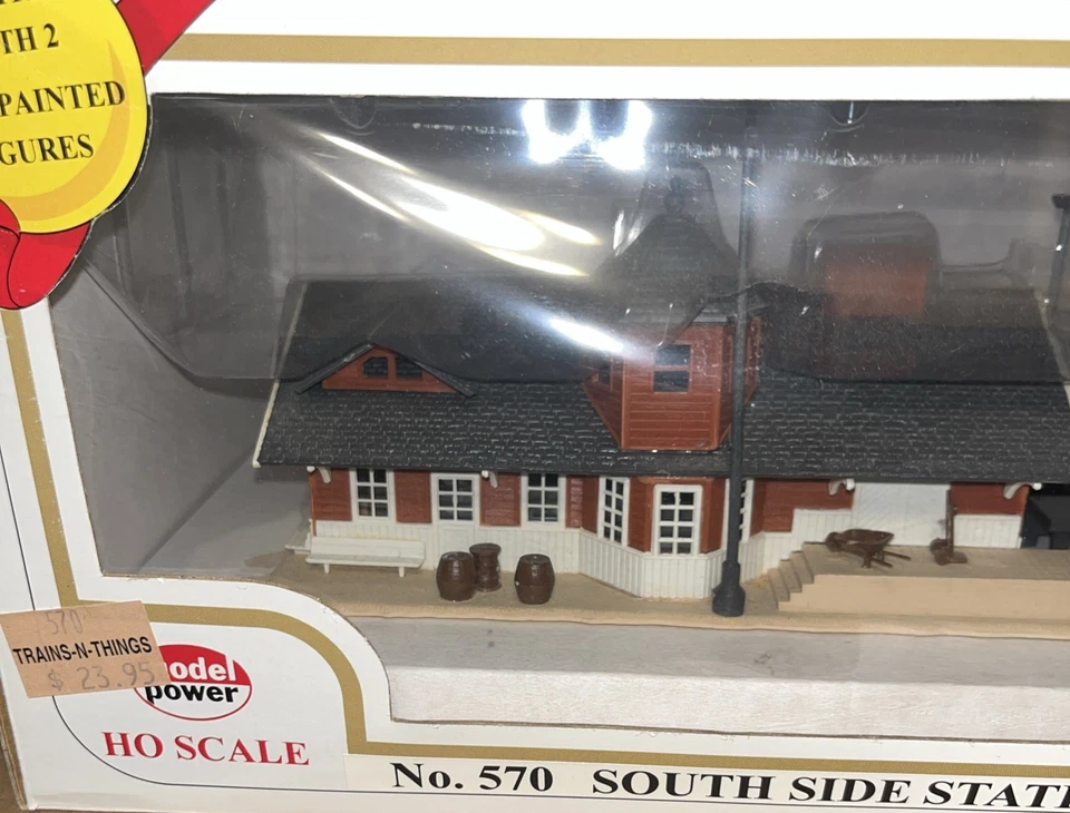 HO Scale Lot (3) Lit Buildings New In Box. Station, Lumber Yard, Loading Bridge - Image 3 of 4