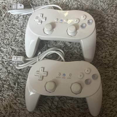 Classic Controller Pro for Wii (White) 2 Wii Controllers