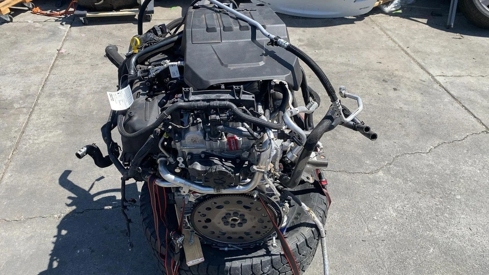 ⭕ Chevrolet Silverado 1500 2025 2,7 L 4 cilindros conjunto de motor personalizado (OPT L3B) (8.585 millas) Foto 2 de 4