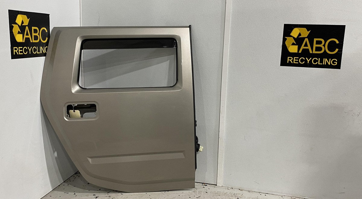 2003-2009 Hummer H2 Right RH Rear Door Assembly Desert Sand