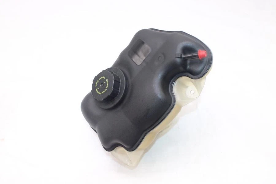 Ford Mustang 2007 quinto cupé #352 depósito de desbordamiento de refrigerante Foto 2 de 4